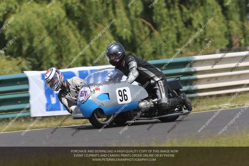 Vintage motorcycle club;eventdigitalimages;mallory park;mallory park trackday photographs;no limits trackdays;peter wileman photography;trackday digital images;trackday photos;vmcc festival 1000 bikes photographs