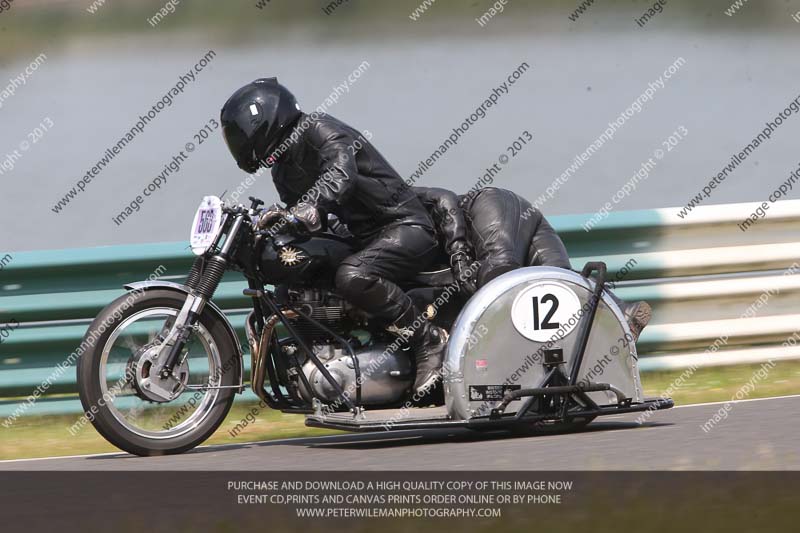 Vintage motorcycle club;eventdigitalimages;mallory park;mallory park trackday photographs;no limits trackdays;peter wileman photography;trackday digital images;trackday photos;vmcc festival 1000 bikes photographs