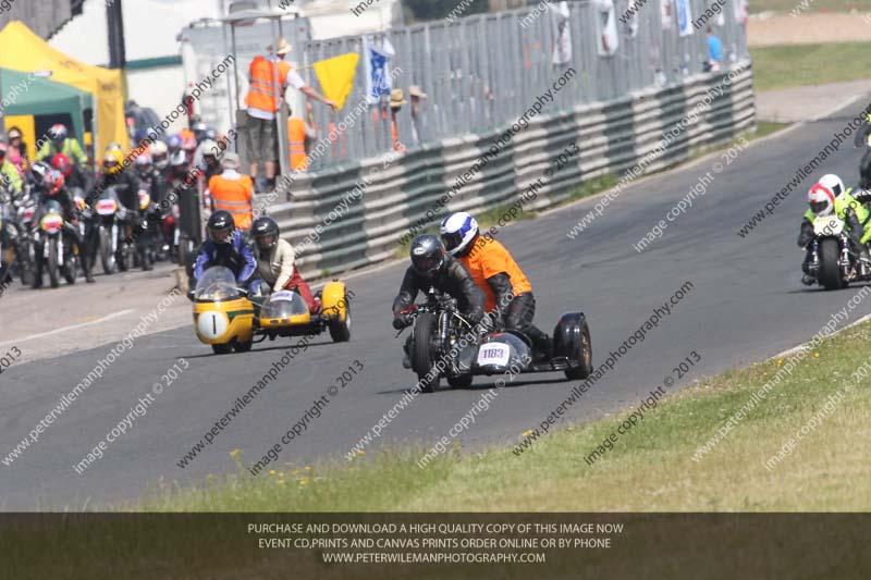 Vintage motorcycle club;eventdigitalimages;mallory park;mallory park trackday photographs;no limits trackdays;peter wileman photography;trackday digital images;trackday photos;vmcc festival 1000 bikes photographs