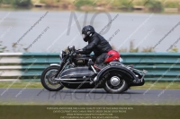 Vintage-motorcycle-club;eventdigitalimages;mallory-park;mallory-park-trackday-photographs;no-limits-trackdays;peter-wileman-photography;trackday-digital-images;trackday-photos;vmcc-festival-1000-bikes-photographs