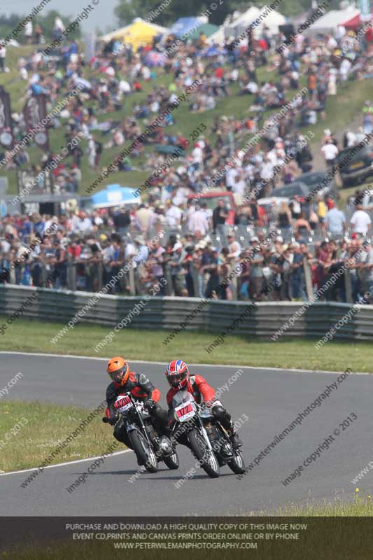 Vintage motorcycle club;eventdigitalimages;mallory park;mallory park trackday photographs;no limits trackdays;peter wileman photography;trackday digital images;trackday photos;vmcc festival 1000 bikes photographs