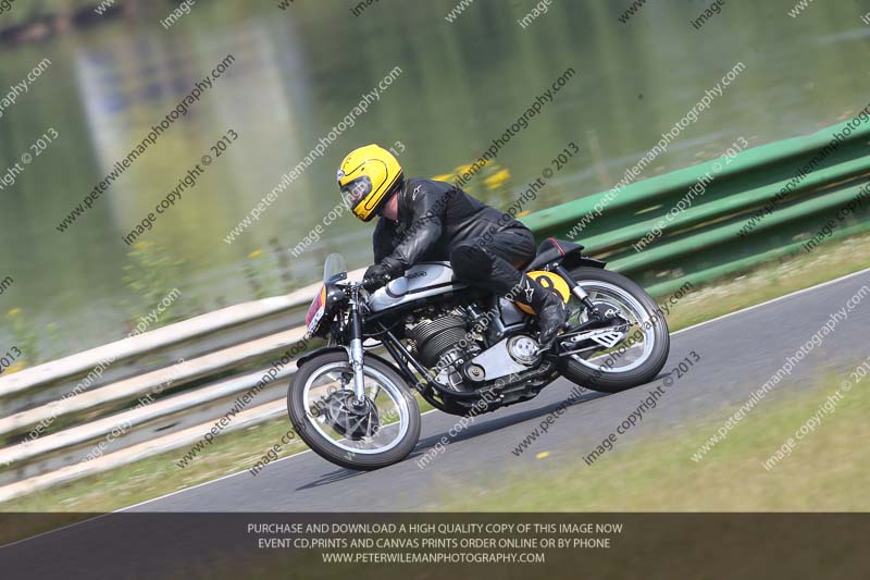 Vintage motorcycle club;eventdigitalimages;mallory park;mallory park trackday photographs;no limits trackdays;peter wileman photography;trackday digital images;trackday photos;vmcc festival 1000 bikes photographs