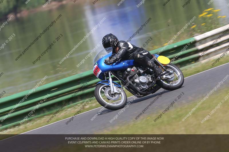 Vintage motorcycle club;eventdigitalimages;mallory park;mallory park trackday photographs;no limits trackdays;peter wileman photography;trackday digital images;trackday photos;vmcc festival 1000 bikes photographs