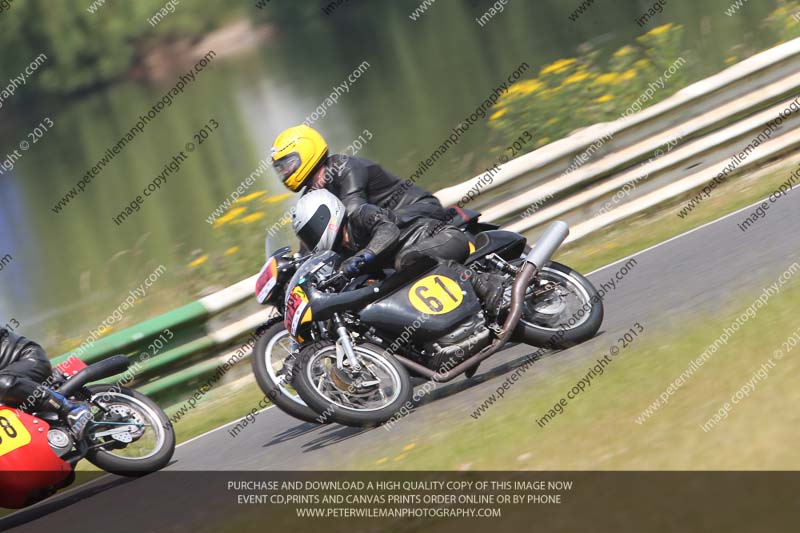 Vintage motorcycle club;eventdigitalimages;mallory park;mallory park trackday photographs;no limits trackdays;peter wileman photography;trackday digital images;trackday photos;vmcc festival 1000 bikes photographs