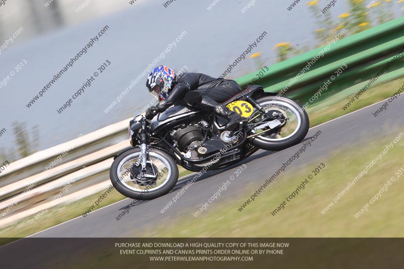 Vintage motorcycle club;eventdigitalimages;mallory park;mallory park trackday photographs;no limits trackdays;peter wileman photography;trackday digital images;trackday photos;vmcc festival 1000 bikes photographs