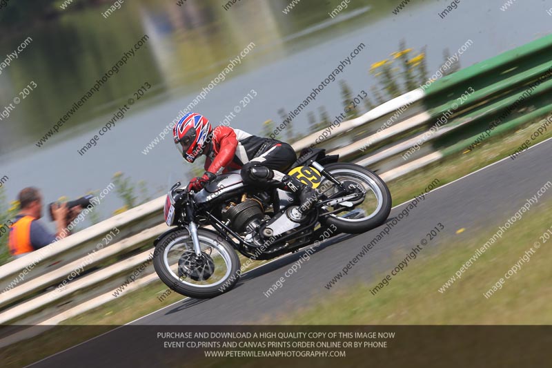 Vintage motorcycle club;eventdigitalimages;mallory park;mallory park trackday photographs;no limits trackdays;peter wileman photography;trackday digital images;trackday photos;vmcc festival 1000 bikes photographs