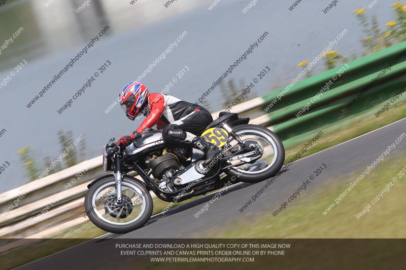 Vintage motorcycle club;eventdigitalimages;mallory park;mallory park trackday photographs;no limits trackdays;peter wileman photography;trackday digital images;trackday photos;vmcc festival 1000 bikes photographs