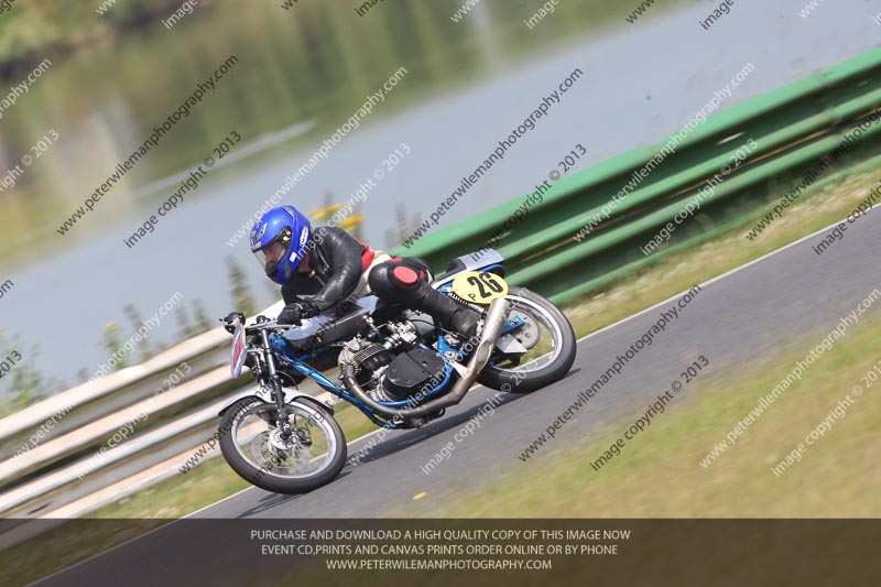 Vintage motorcycle club;eventdigitalimages;mallory park;mallory park trackday photographs;no limits trackdays;peter wileman photography;trackday digital images;trackday photos;vmcc festival 1000 bikes photographs