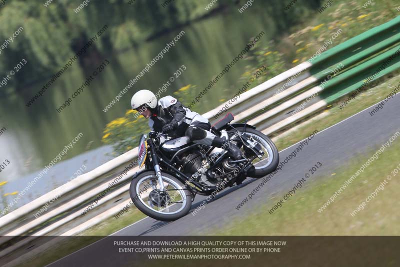 Vintage motorcycle club;eventdigitalimages;mallory park;mallory park trackday photographs;no limits trackdays;peter wileman photography;trackday digital images;trackday photos;vmcc festival 1000 bikes photographs