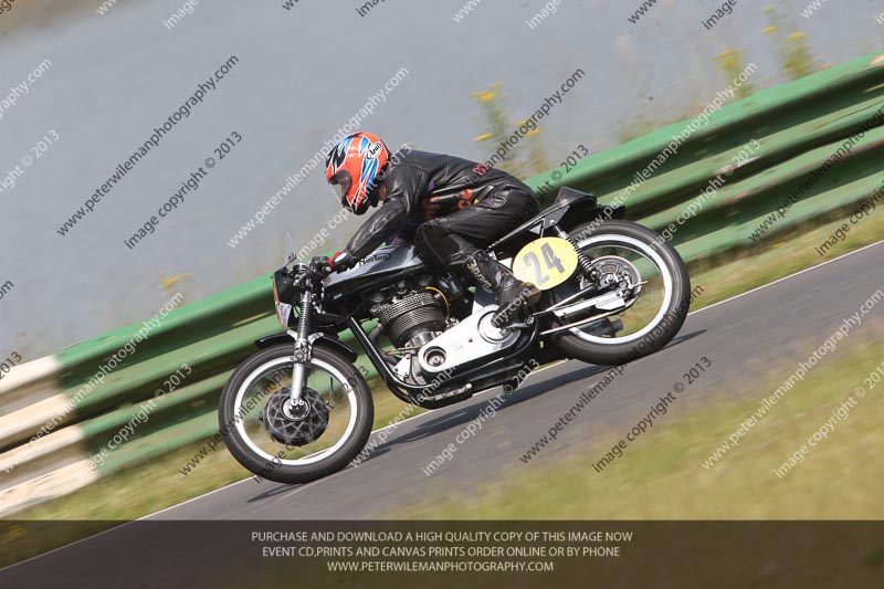 Vintage motorcycle club;eventdigitalimages;mallory park;mallory park trackday photographs;no limits trackdays;peter wileman photography;trackday digital images;trackday photos;vmcc festival 1000 bikes photographs