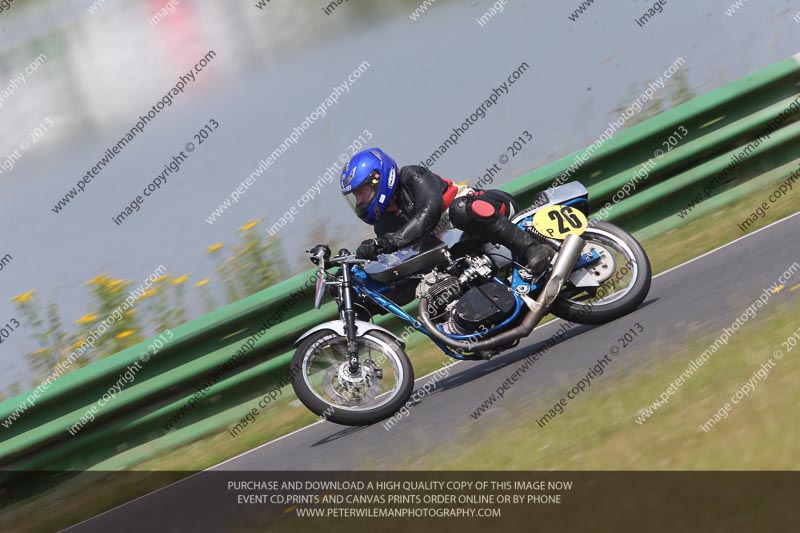 Vintage motorcycle club;eventdigitalimages;mallory park;mallory park trackday photographs;no limits trackdays;peter wileman photography;trackday digital images;trackday photos;vmcc festival 1000 bikes photographs