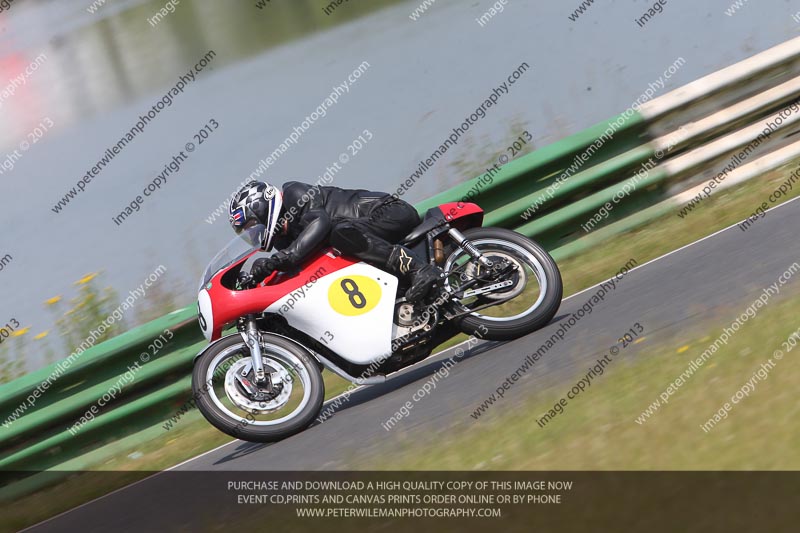 Vintage motorcycle club;eventdigitalimages;mallory park;mallory park trackday photographs;no limits trackdays;peter wileman photography;trackday digital images;trackday photos;vmcc festival 1000 bikes photographs