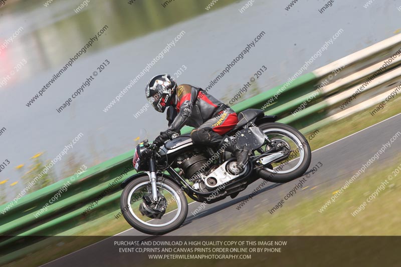 Vintage motorcycle club;eventdigitalimages;mallory park;mallory park trackday photographs;no limits trackdays;peter wileman photography;trackday digital images;trackday photos;vmcc festival 1000 bikes photographs