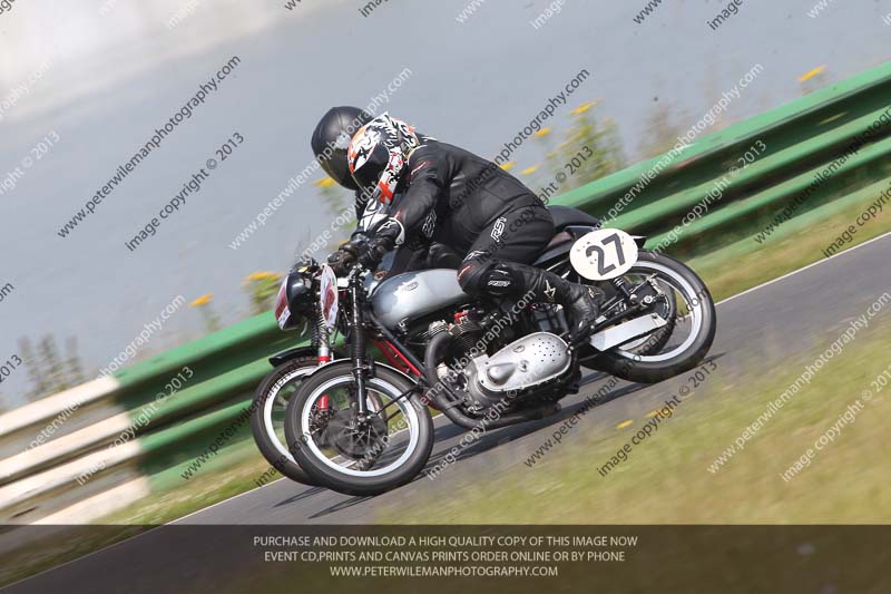 Vintage motorcycle club;eventdigitalimages;mallory park;mallory park trackday photographs;no limits trackdays;peter wileman photography;trackday digital images;trackday photos;vmcc festival 1000 bikes photographs