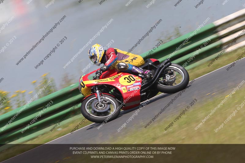 Vintage motorcycle club;eventdigitalimages;mallory park;mallory park trackday photographs;no limits trackdays;peter wileman photography;trackday digital images;trackday photos;vmcc festival 1000 bikes photographs