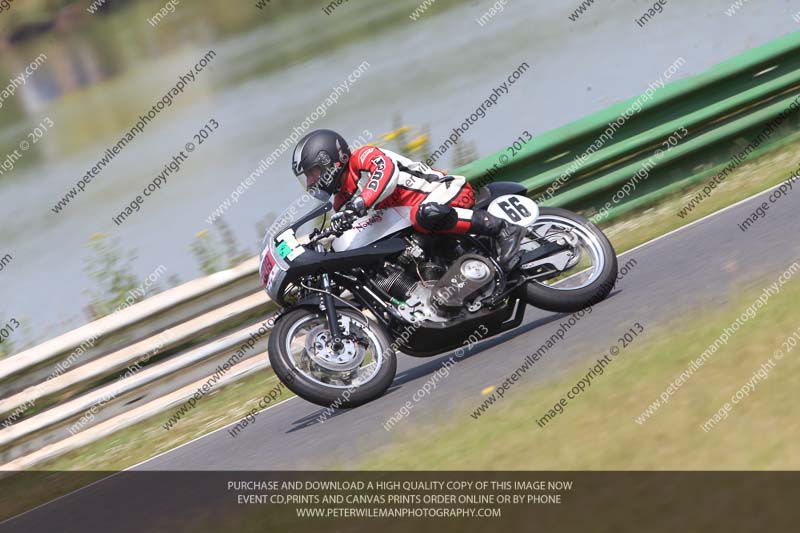 Vintage motorcycle club;eventdigitalimages;mallory park;mallory park trackday photographs;no limits trackdays;peter wileman photography;trackday digital images;trackday photos;vmcc festival 1000 bikes photographs