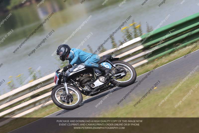 Vintage motorcycle club;eventdigitalimages;mallory park;mallory park trackday photographs;no limits trackdays;peter wileman photography;trackday digital images;trackday photos;vmcc festival 1000 bikes photographs