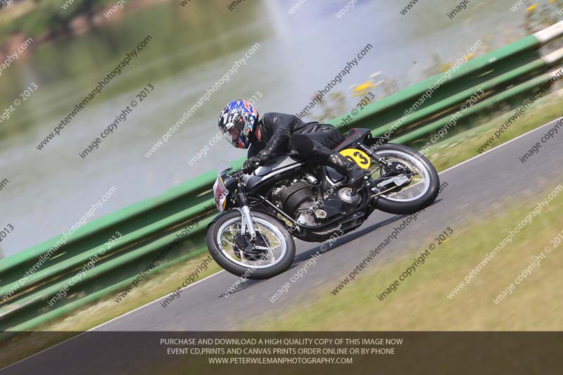 Vintage motorcycle club;eventdigitalimages;mallory park;mallory park trackday photographs;no limits trackdays;peter wileman photography;trackday digital images;trackday photos;vmcc festival 1000 bikes photographs