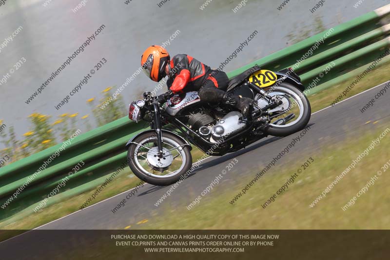 Vintage motorcycle club;eventdigitalimages;mallory park;mallory park trackday photographs;no limits trackdays;peter wileman photography;trackday digital images;trackday photos;vmcc festival 1000 bikes photographs