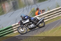 Vintage-motorcycle-club;eventdigitalimages;mallory-park;mallory-park-trackday-photographs;no-limits-trackdays;peter-wileman-photography;trackday-digital-images;trackday-photos;vmcc-festival-1000-bikes-photographs