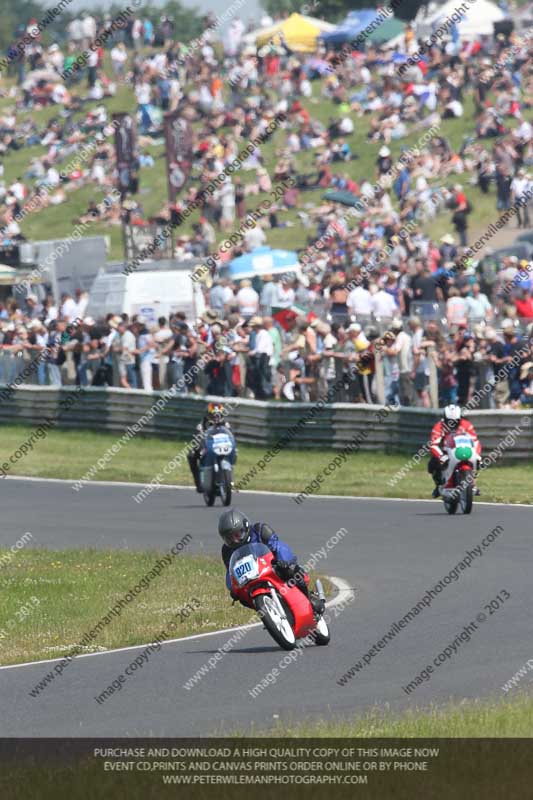 Vintage motorcycle club;eventdigitalimages;mallory park;mallory park trackday photographs;no limits trackdays;peter wileman photography;trackday digital images;trackday photos;vmcc festival 1000 bikes photographs