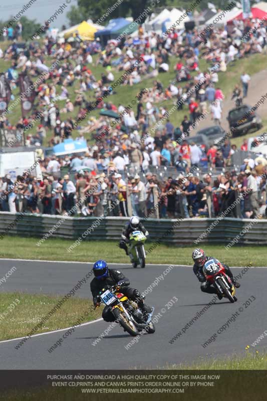 Vintage motorcycle club;eventdigitalimages;mallory park;mallory park trackday photographs;no limits trackdays;peter wileman photography;trackday digital images;trackday photos;vmcc festival 1000 bikes photographs