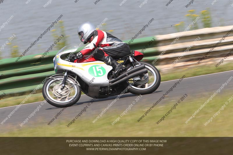 Vintage motorcycle club;eventdigitalimages;mallory park;mallory park trackday photographs;no limits trackdays;peter wileman photography;trackday digital images;trackday photos;vmcc festival 1000 bikes photographs