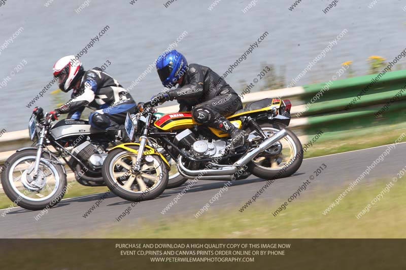 Vintage motorcycle club;eventdigitalimages;mallory park;mallory park trackday photographs;no limits trackdays;peter wileman photography;trackday digital images;trackday photos;vmcc festival 1000 bikes photographs