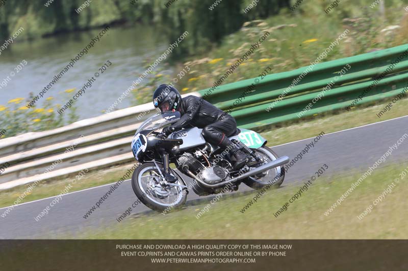 Vintage motorcycle club;eventdigitalimages;mallory park;mallory park trackday photographs;no limits trackdays;peter wileman photography;trackday digital images;trackday photos;vmcc festival 1000 bikes photographs