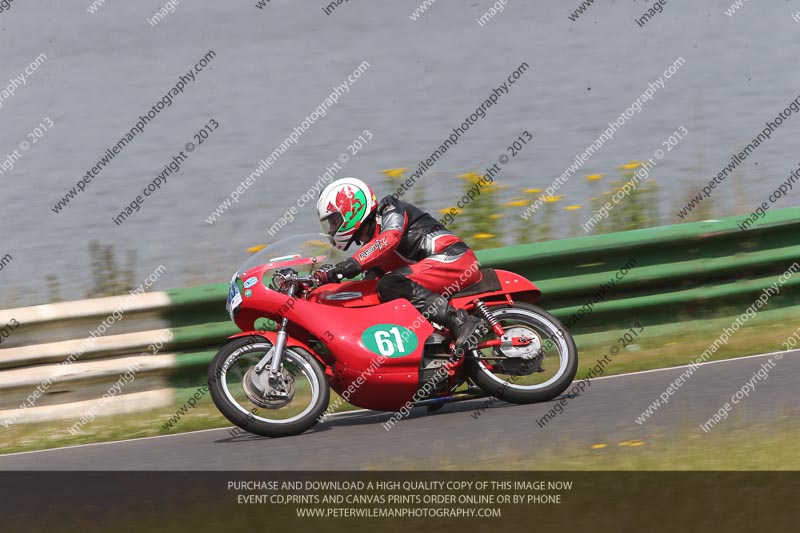 Vintage motorcycle club;eventdigitalimages;mallory park;mallory park trackday photographs;no limits trackdays;peter wileman photography;trackday digital images;trackday photos;vmcc festival 1000 bikes photographs