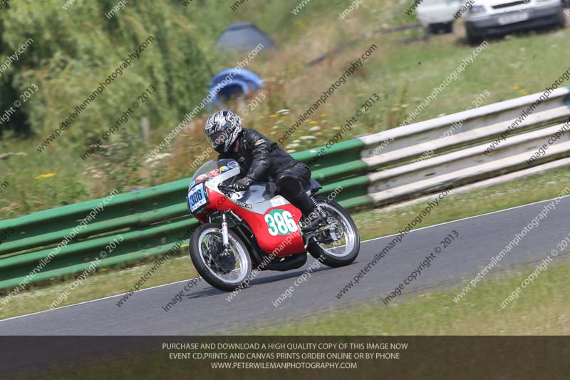 Vintage motorcycle club;eventdigitalimages;mallory park;mallory park trackday photographs;no limits trackdays;peter wileman photography;trackday digital images;trackday photos;vmcc festival 1000 bikes photographs