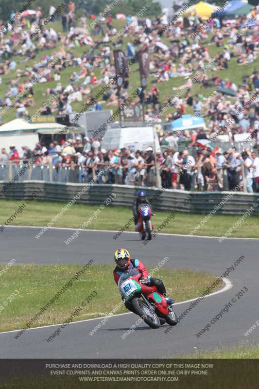 Vintage motorcycle club;eventdigitalimages;mallory park;mallory park trackday photographs;no limits trackdays;peter wileman photography;trackday digital images;trackday photos;vmcc festival 1000 bikes photographs