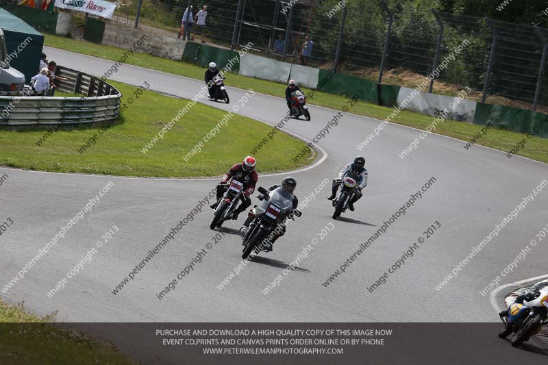 Vintage motorcycle club;eventdigitalimages;mallory park;mallory park trackday photographs;no limits trackdays;peter wileman photography;trackday digital images;trackday photos;vmcc festival 1000 bikes photographs