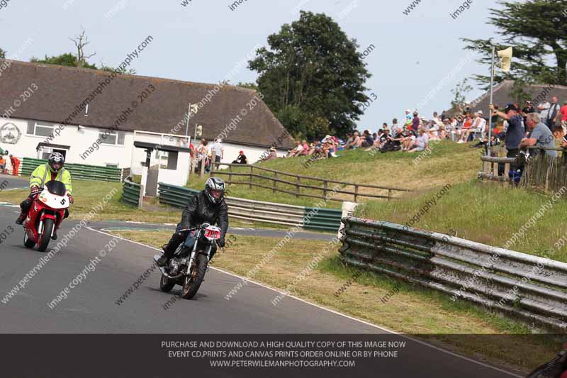 Vintage motorcycle club;eventdigitalimages;mallory park;mallory park trackday photographs;no limits trackdays;peter wileman photography;trackday digital images;trackday photos;vmcc festival 1000 bikes photographs