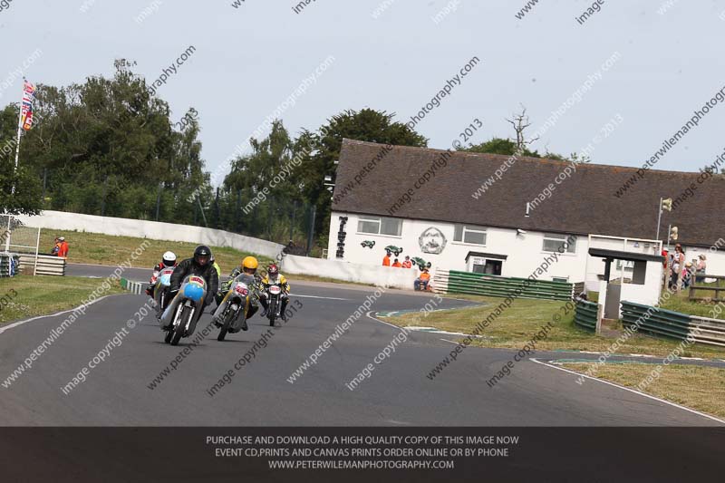 Vintage motorcycle club;eventdigitalimages;mallory park;mallory park trackday photographs;no limits trackdays;peter wileman photography;trackday digital images;trackday photos;vmcc festival 1000 bikes photographs