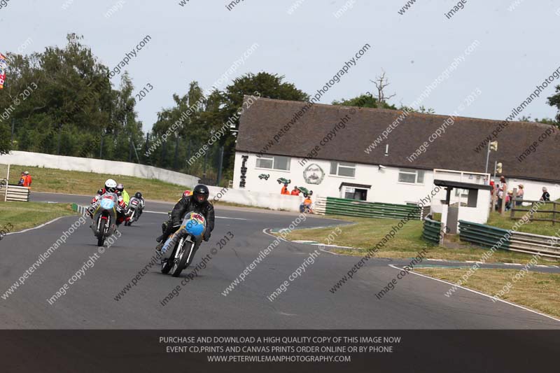 Vintage motorcycle club;eventdigitalimages;mallory park;mallory park trackday photographs;no limits trackdays;peter wileman photography;trackday digital images;trackday photos;vmcc festival 1000 bikes photographs