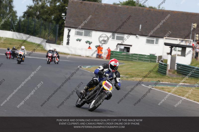 Vintage motorcycle club;eventdigitalimages;mallory park;mallory park trackday photographs;no limits trackdays;peter wileman photography;trackday digital images;trackday photos;vmcc festival 1000 bikes photographs