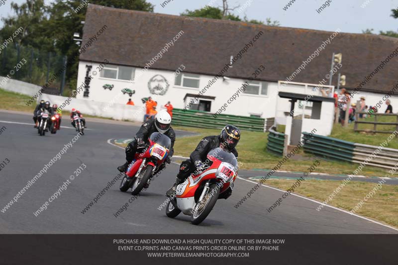 Vintage motorcycle club;eventdigitalimages;mallory park;mallory park trackday photographs;no limits trackdays;peter wileman photography;trackday digital images;trackday photos;vmcc festival 1000 bikes photographs