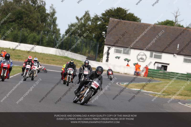 Vintage motorcycle club;eventdigitalimages;mallory park;mallory park trackday photographs;no limits trackdays;peter wileman photography;trackday digital images;trackday photos;vmcc festival 1000 bikes photographs