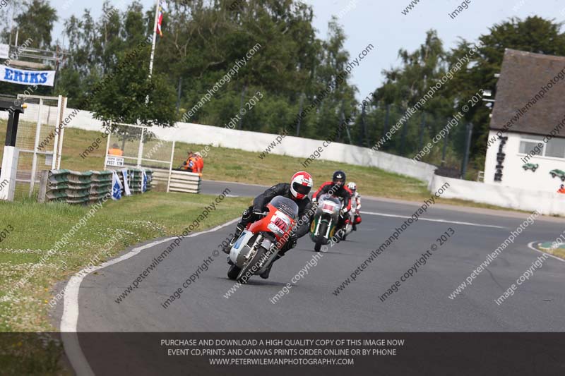 Vintage motorcycle club;eventdigitalimages;mallory park;mallory park trackday photographs;no limits trackdays;peter wileman photography;trackday digital images;trackday photos;vmcc festival 1000 bikes photographs