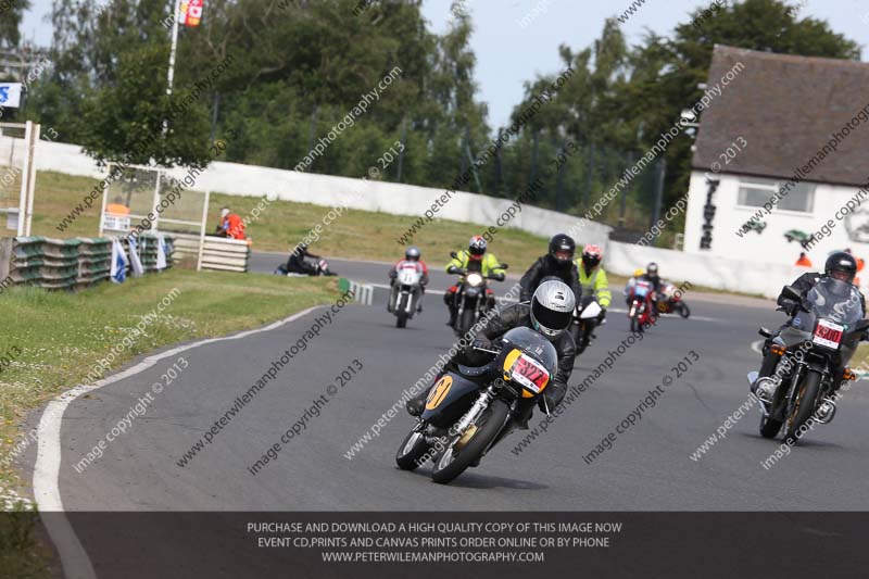 Vintage motorcycle club;eventdigitalimages;mallory park;mallory park trackday photographs;no limits trackdays;peter wileman photography;trackday digital images;trackday photos;vmcc festival 1000 bikes photographs