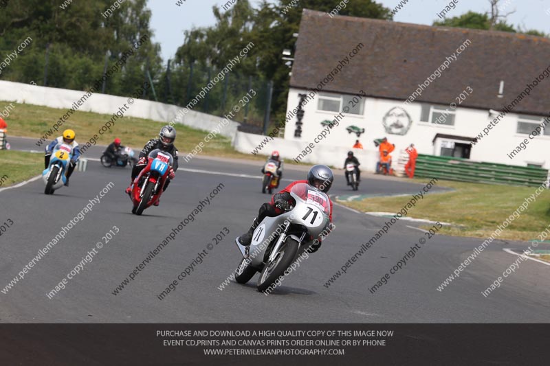 Vintage motorcycle club;eventdigitalimages;mallory park;mallory park trackday photographs;no limits trackdays;peter wileman photography;trackday digital images;trackday photos;vmcc festival 1000 bikes photographs