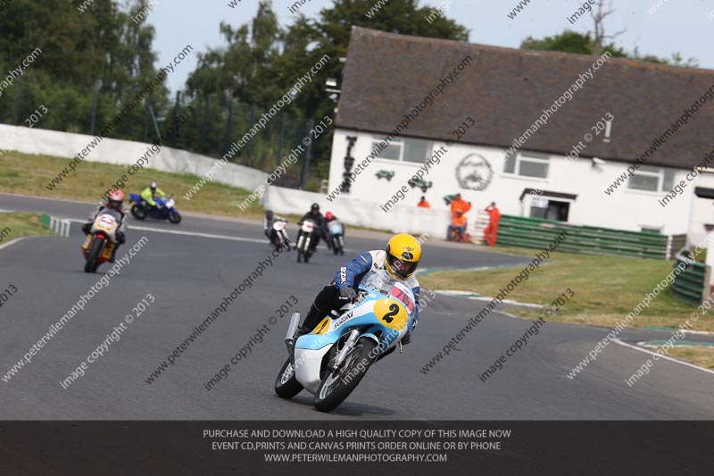 Vintage motorcycle club;eventdigitalimages;mallory park;mallory park trackday photographs;no limits trackdays;peter wileman photography;trackday digital images;trackday photos;vmcc festival 1000 bikes photographs