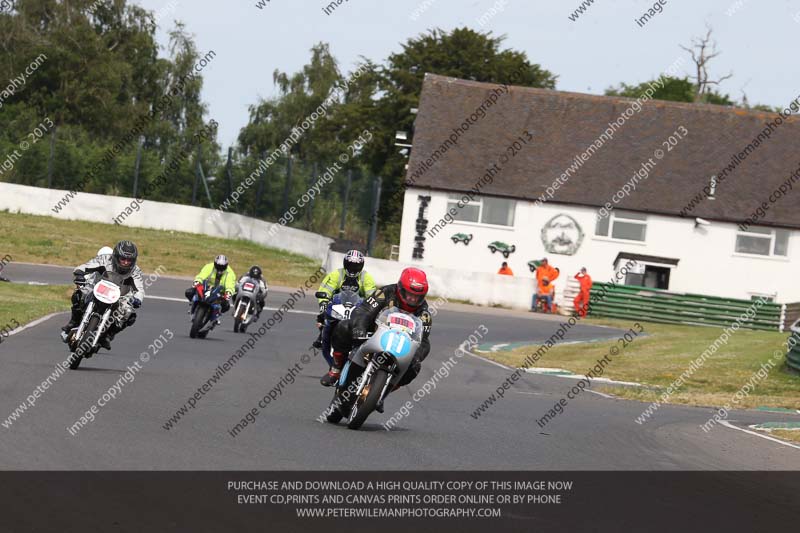 Vintage motorcycle club;eventdigitalimages;mallory park;mallory park trackday photographs;no limits trackdays;peter wileman photography;trackday digital images;trackday photos;vmcc festival 1000 bikes photographs