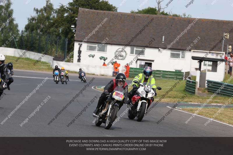 Vintage motorcycle club;eventdigitalimages;mallory park;mallory park trackday photographs;no limits trackdays;peter wileman photography;trackday digital images;trackday photos;vmcc festival 1000 bikes photographs