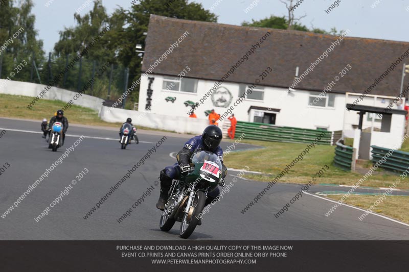 Vintage motorcycle club;eventdigitalimages;mallory park;mallory park trackday photographs;no limits trackdays;peter wileman photography;trackday digital images;trackday photos;vmcc festival 1000 bikes photographs