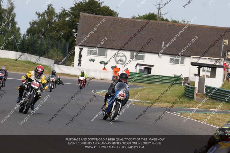 Vintage motorcycle club;eventdigitalimages;mallory park;mallory park trackday photographs;no limits trackdays;peter wileman photography;trackday digital images;trackday photos;vmcc festival 1000 bikes photographs