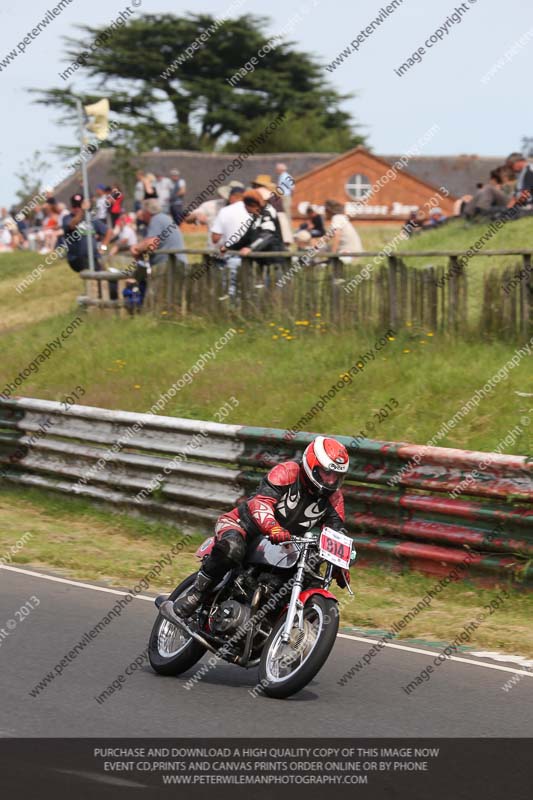 Vintage motorcycle club;eventdigitalimages;mallory park;mallory park trackday photographs;no limits trackdays;peter wileman photography;trackday digital images;trackday photos;vmcc festival 1000 bikes photographs