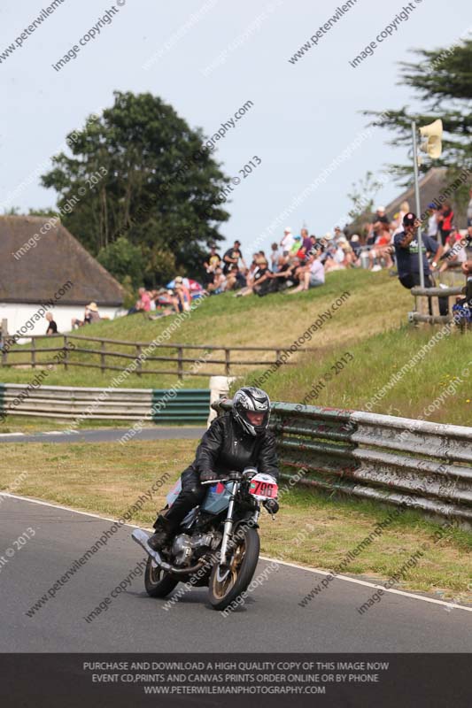 Vintage motorcycle club;eventdigitalimages;mallory park;mallory park trackday photographs;no limits trackdays;peter wileman photography;trackday digital images;trackday photos;vmcc festival 1000 bikes photographs