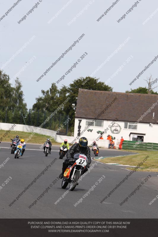 Vintage motorcycle club;eventdigitalimages;mallory park;mallory park trackday photographs;no limits trackdays;peter wileman photography;trackday digital images;trackday photos;vmcc festival 1000 bikes photographs